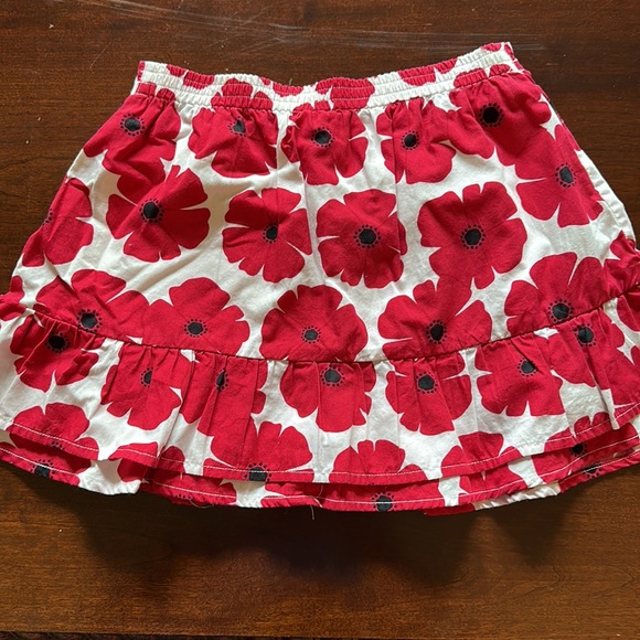 Gymboree skort, with red poppies, never worn. - Picture 2 of 4
